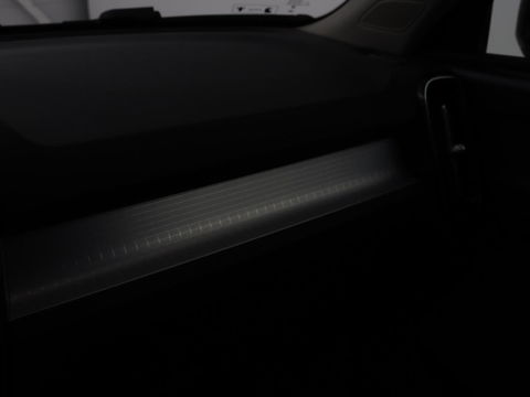 Volvo XC40 1.5 T4 Recharge Incription Expression | Leder | Trekhaak | Camera | Carplay | Keyless | Full LED | Parkeerhulp | Cruise control | Climate control