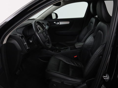 Volvo XC40 1.5 T4 Recharge Incription Expression | Leder | Trekhaak | Camera | Carplay | Keyless | Full LED | Parkeerhulp | Cruise control | Climate control