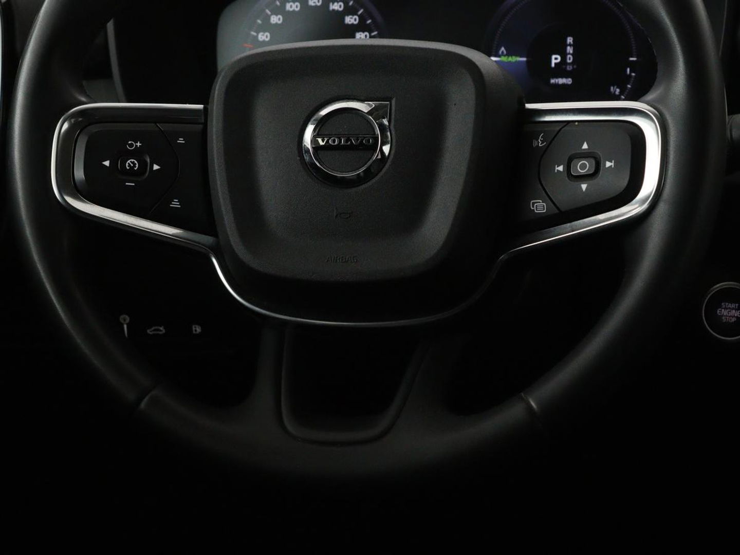 Volvo XC40 1.5 T4 Recharge Incription Expression | Leder | Trekhaak | Camera | Carplay | Keyless | Full LED | Parkeerhulp | Cruise control | Climate control