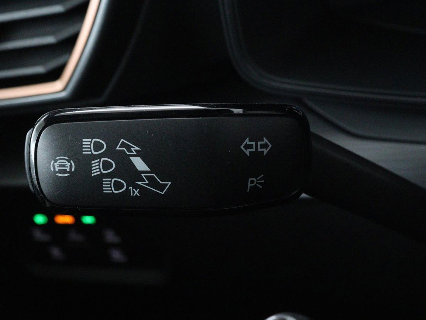 CUPRA Leon 1.4 e-Hybrid | Stoel & stuurverwarming | Camera | Adaptive cruise | Carplay | Navigatie | Sfeerverlichting | Keyless | Sportstoelen | Full LED | PHEV