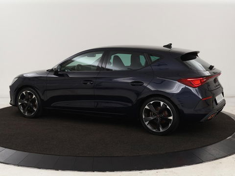 CUPRA Leon 1.4 e-Hybrid | Stoel & stuurverwarming | Camera | Adaptive cruise | Carplay | Navigatie | Sfeerverlichting | Keyless | Sportstoelen | Full LED | PHEV