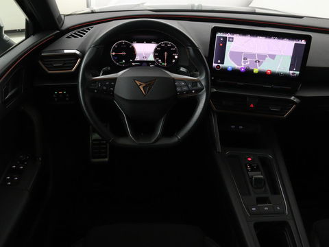 CUPRA Leon 1.4 e-Hybrid | Stoel & stuurverwarming | Camera | Adaptive cruise | Carplay | Navigatie | Sfeerverlichting | Keyless | Sportstoelen | Full LED | PHEV