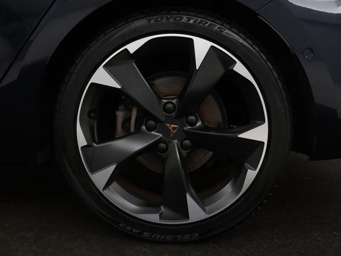 CUPRA Leon 1.4 e-Hybrid | Stoel & stuurverwarming | Camera | Adaptive cruise | Carplay | Navigatie | Sfeerverlichting | Keyless | Sportstoelen | Full LED | PHEV