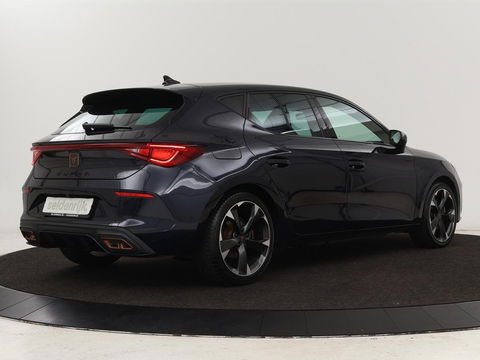 CUPRA Leon 1.4 e-Hybrid | Stoel & stuurverwarming | Camera | Adaptive cruise | Carplay | Navigatie | Sfeerverlichting | Keyless | Sportstoelen | Full LED | PHEV