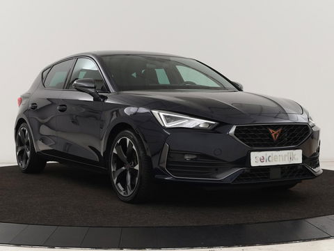 CUPRA Leon 1.4 e-Hybrid | Stoel & stuurverwarming | Camera | Adaptive cruise | Carplay | Navigatie | Sfeerverlichting | Keyless | Sportstoelen | Full LED | PHEV