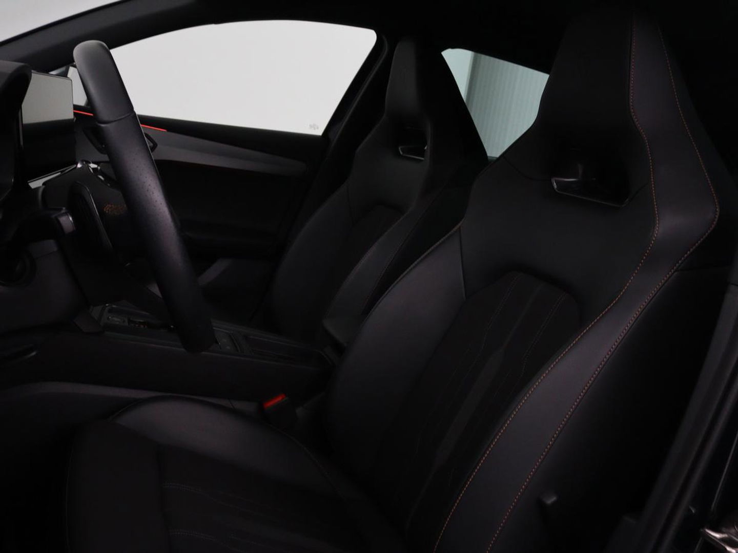 CUPRA Leon 1.4 e-Hybrid | Stoel & stuurverwarming | Camera | Adaptive cruise | Carplay | Navigatie | Sfeerverlichting | Keyless | Sportstoelen | Full LED | PHEV