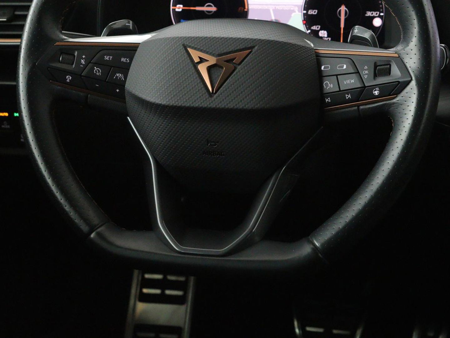 CUPRA Leon 1.4 e-Hybrid | Stoel & stuurverwarming | Camera | Adaptive cruise | Carplay | Navigatie | Sfeerverlichting | Keyless | Sportstoelen | Full LED | PHEV
