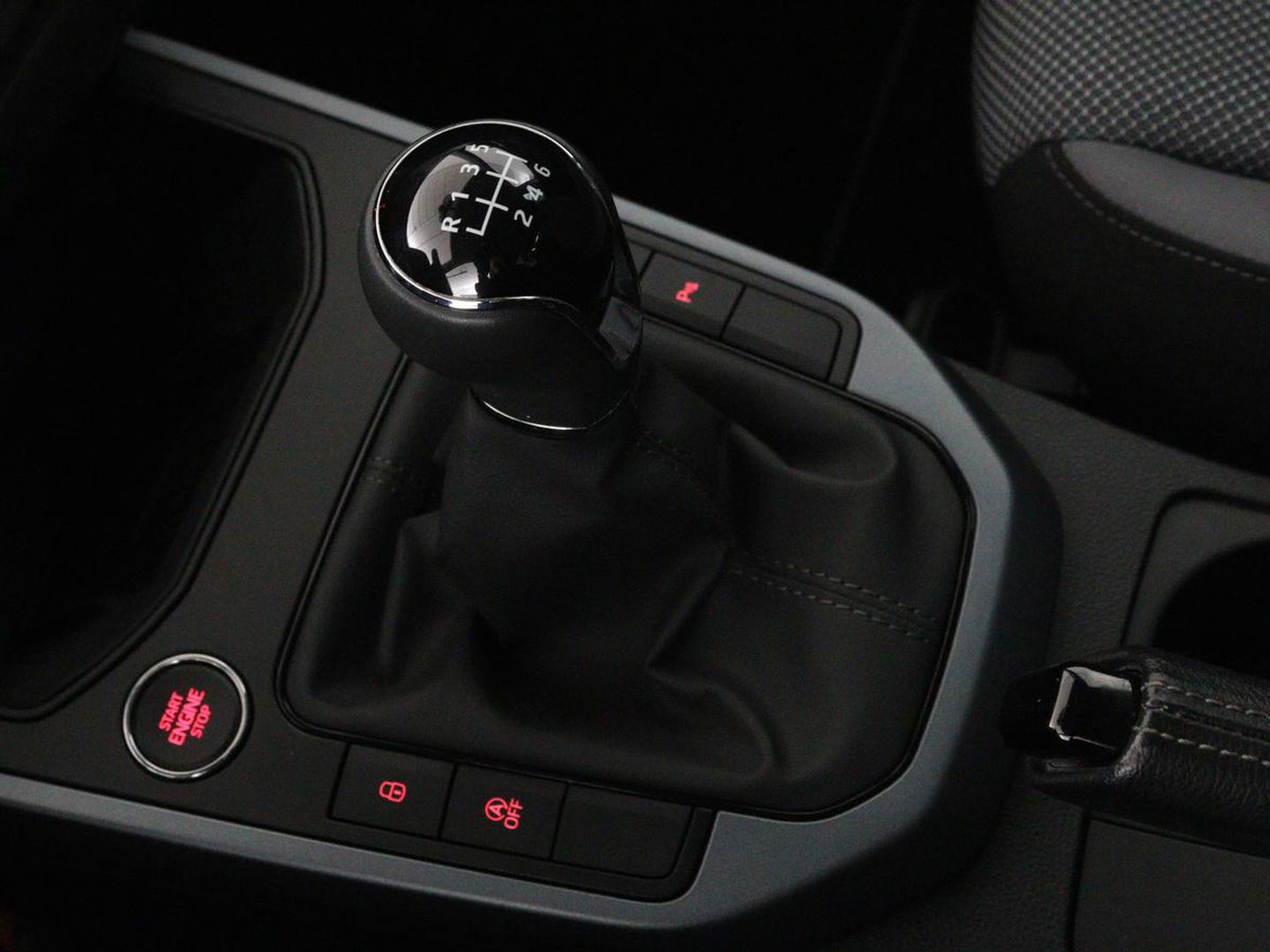 SEAT Arona 1.0 TSI Style Intens | 110pk | Adaptive cruise | Camera | Carplay | Climate control | Keyless | Park Assist | DAB | Bluetooth