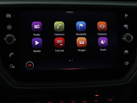 SEAT Arona 1.0 TSI Style Intens | 110pk | Adaptive cruise | Camera | Carplay | Climate control | Keyless | Park Assist | DAB | Bluetooth