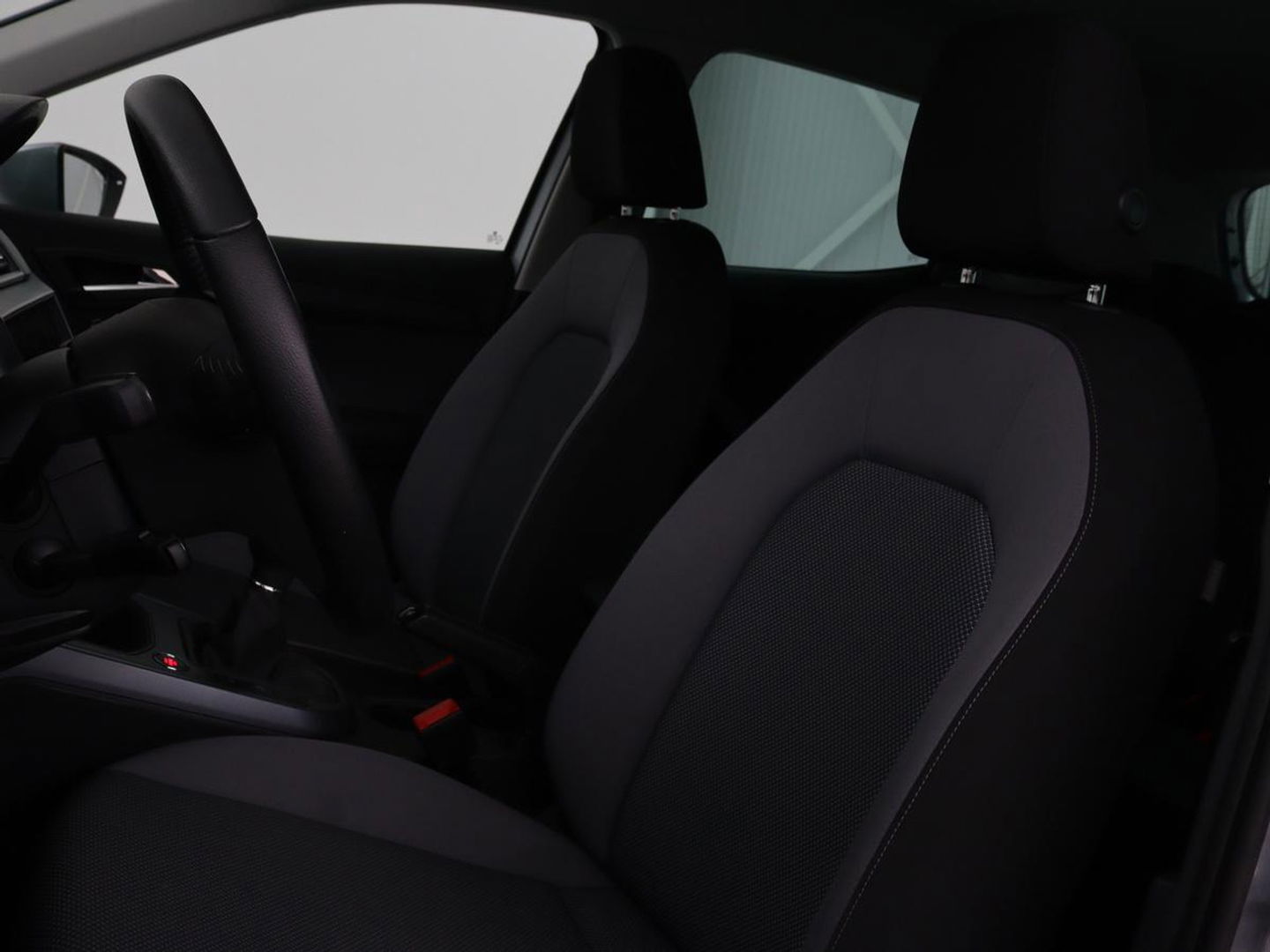 SEAT Arona 1.0 TSI Style Intens | 110pk | Adaptive cruise | Camera | Carplay | Climate control | Keyless | Park Assist | DAB | Bluetooth