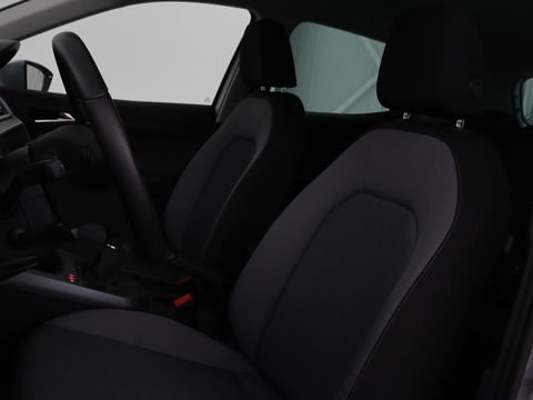 SEAT Arona 1.0 TSI Style Intens | 110pk | Adaptive cruise | Camera | Carplay | Climate control | Keyless | Park Assist | DAB | Bluetooth