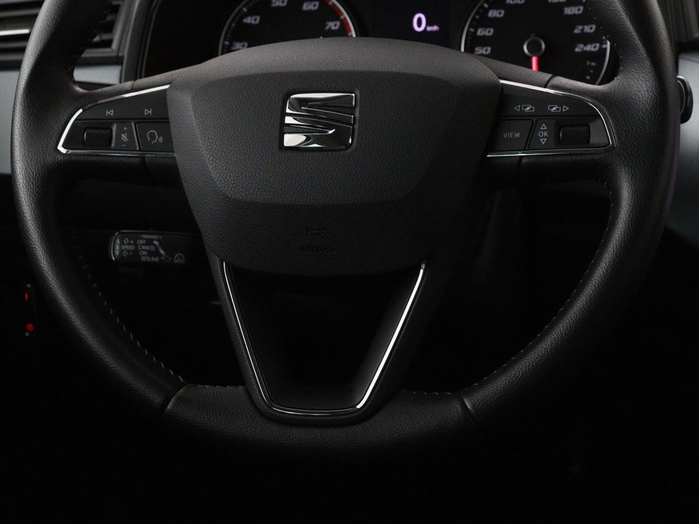 SEAT Arona 1.0 TSI Style Intens | 110pk | Adaptive cruise | Camera | Carplay | Climate control | Keyless | Park Assist | DAB | Bluetooth