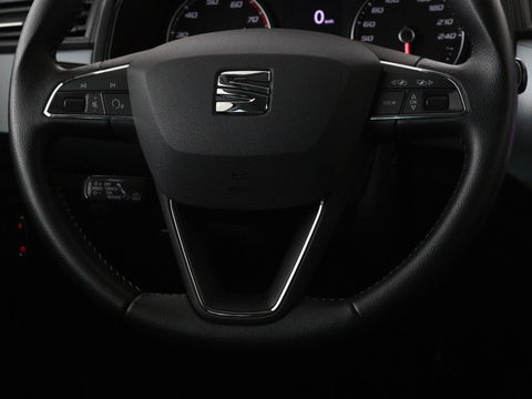 SEAT Arona 1.0 TSI Style Intens | 110pk | Adaptive cruise | Camera | Carplay | Climate control | Keyless | Park Assist | DAB | Bluetooth