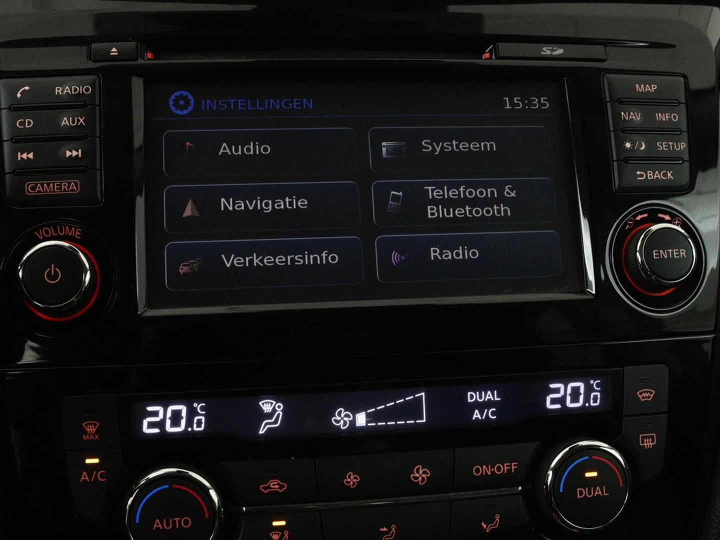 Nissan QASHQAI 1.6 Tekna | 163pk | Panoramadak | Leder | Stoelverwarming | 360 camera | Trekhaak | Navigatie | Full LED | Keyless | Park Assist | Climate control