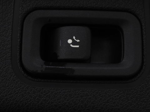 Mercedes-Benz A-Klasse 200 Business Solution AMG | Panoramadak | Stoelverwarming | Matrix LED | Carplay | Memory | Trekhaak | Leder/Alcantara | Widescreen | Navigatie