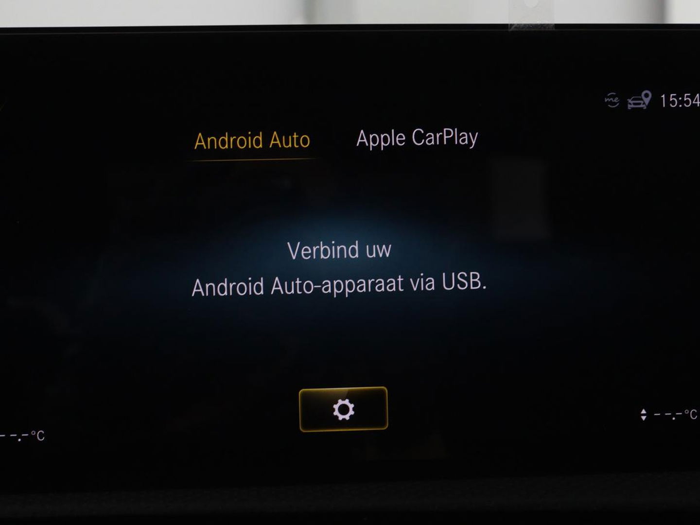 Mercedes-Benz A-Klasse 200 Business Solution AMG | Panoramadak | Stoelverwarming | Matrix LED | Carplay | Memory | Trekhaak | Leder/Alcantara | Widescreen | Navigatie