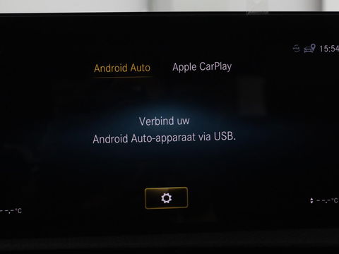 Mercedes-Benz A-Klasse 200 Business Solution AMG | Panoramadak | Stoelverwarming | Matrix LED | Carplay | Memory | Trekhaak | Leder/Alcantara | Widescreen | Navigatie
