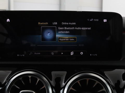 Mercedes-Benz A-Klasse 200 Business Solution AMG | Panoramadak | Stoelverwarming | Matrix LED | Carplay | Memory | Trekhaak | Leder/Alcantara | Widescreen | Navigatie