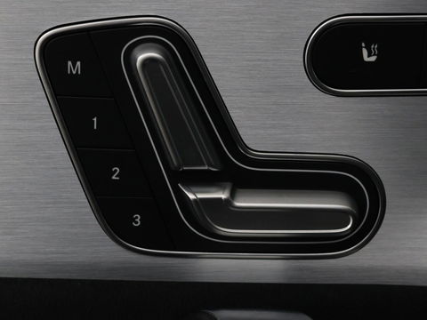 Mercedes-Benz A-Klasse 200 Business Solution AMG | Panoramadak | Stoelverwarming | Matrix LED | Carplay | Memory | Trekhaak | Leder/Alcantara | Widescreen | Navigatie