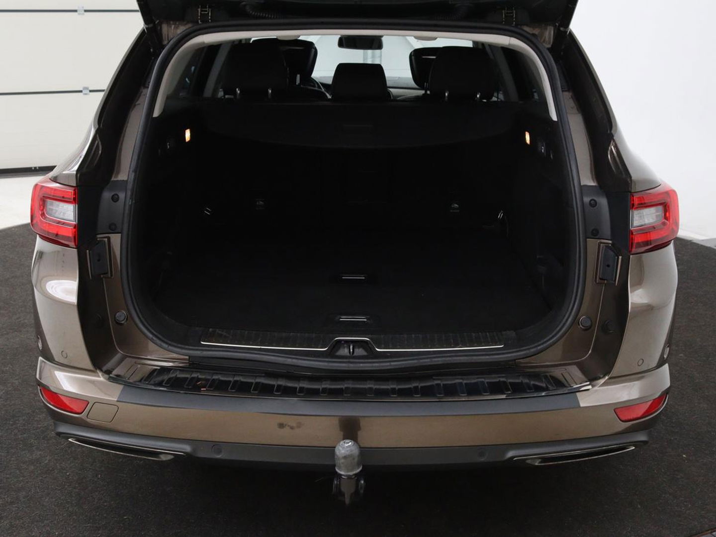 Renault Talisman 1.6 TCe Initiale Paris | Leder | Stoelventilatie | Head-Up | Carplay | Massage | Adaptive cruise | Navigatie | Full LED | Stoel & stuurverwarming | Camera