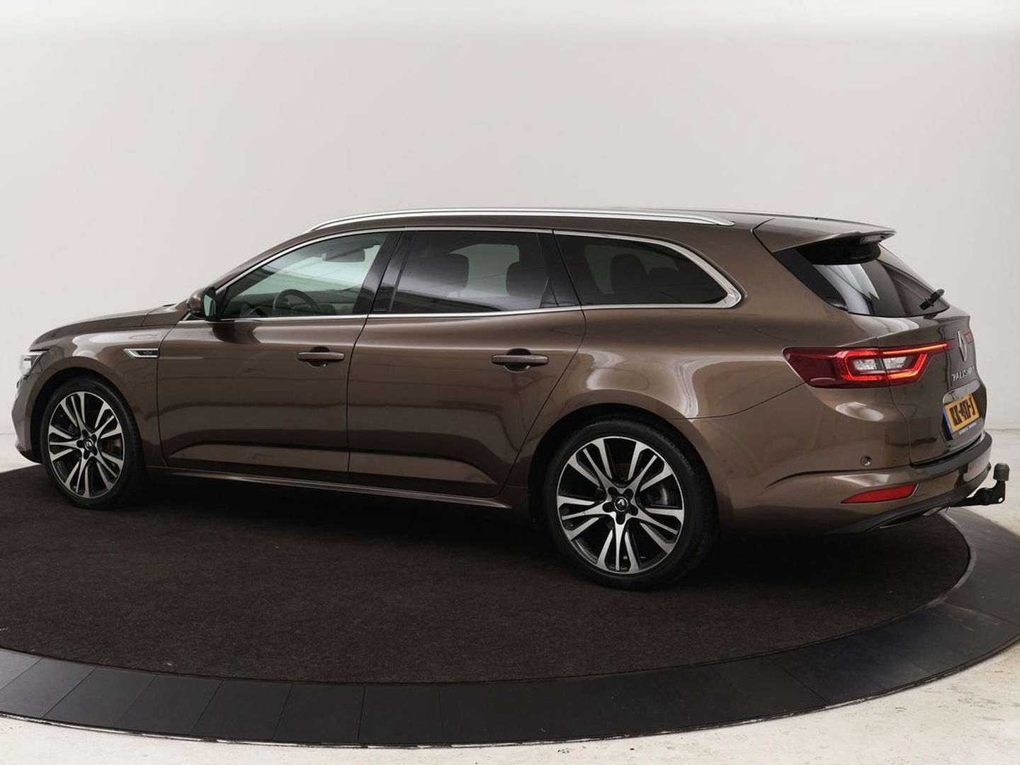 Renault Talisman 1.6 TCe Initiale Paris | Leder | Stoelventilatie | Head-Up | Carplay | Massage | Adaptive cruise | Navigatie | Full LED | Stoel & stuurverwarming | Camera