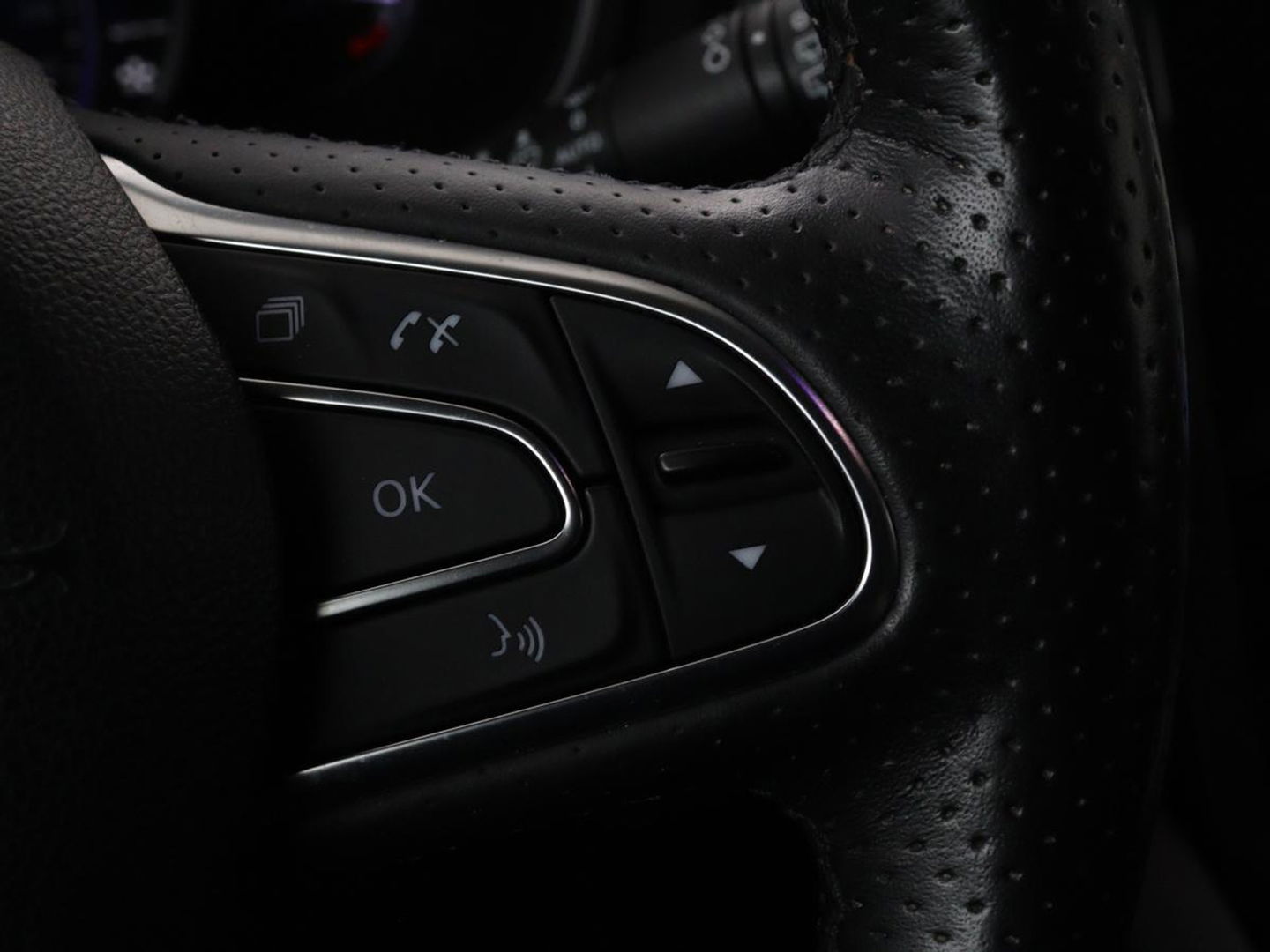 Renault Talisman 1.6 TCe Initiale Paris | Leder | Stoelventilatie | Head-Up | Carplay | Massage | Adaptive cruise | Navigatie | Full LED | Stoel & stuurverwarming | Camera