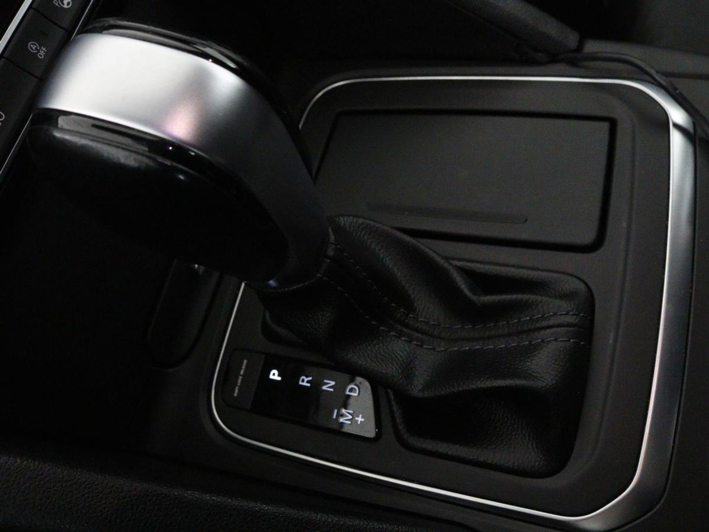 Renault Talisman 1.6 TCe Initiale Paris | Leder | Stoelventilatie | Head-Up | Carplay | Massage | Adaptive cruise | Navigatie | Full LED | Stoel & stuurverwarming | Camera