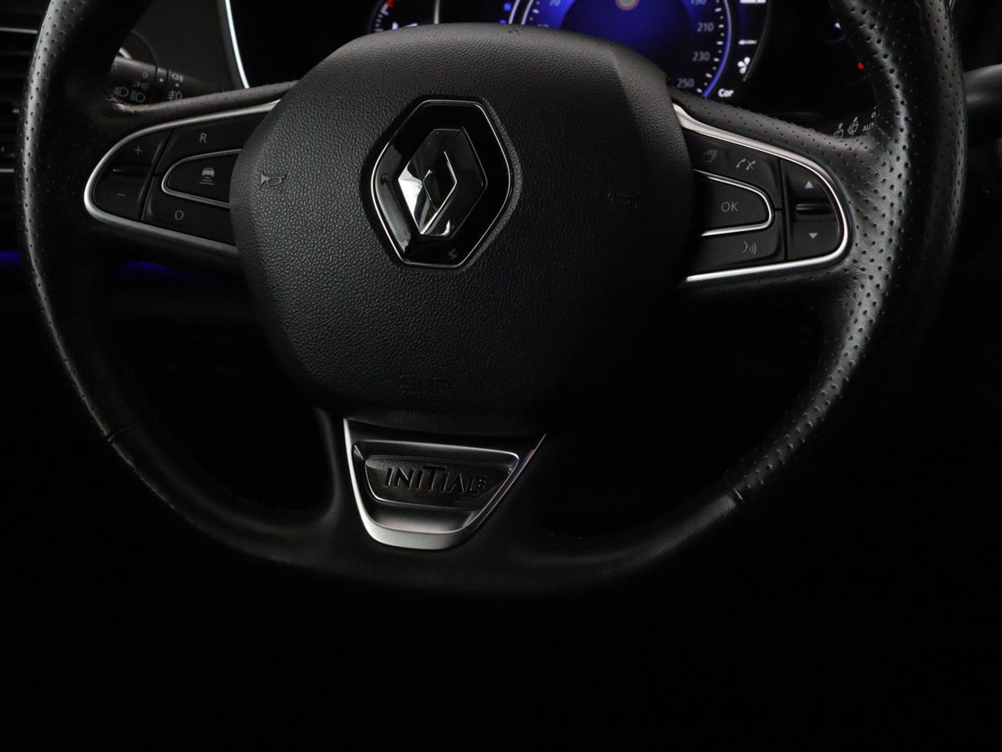 Renault Talisman 1.6 TCe Initiale Paris | Leder | Stoelventilatie | Head-Up | Carplay | Massage | Adaptive cruise | Navigatie | Full LED | Stoel & stuurverwarming | Camera
