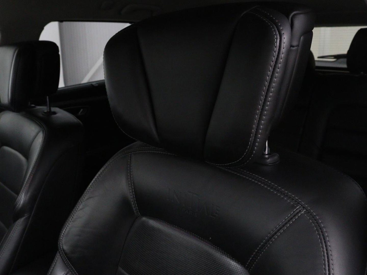 Renault Talisman 1.6 TCe Initiale Paris | Leder | Stoelventilatie | Head-Up | Carplay | Massage | Adaptive cruise | Navigatie | Full LED | Stoel & stuurverwarming | Camera