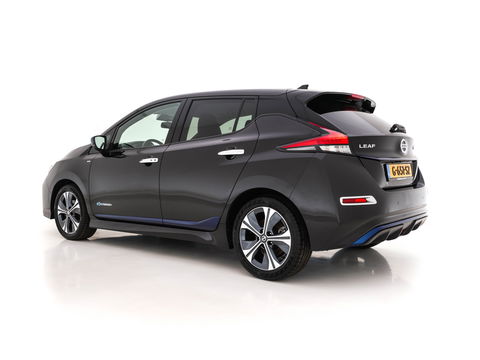 Nissan Leaf Tekna 40 kWh (INCL-BTW) Aut. *LEATHER-FABRIC | FULL-LED | BOSE-SURROUND | ADAPTIVE-CRUISE | TOP-VIEW | KEYLESS | NAVI-FULLMAP | BLINDSPOT | DAB+ | PDC | HEATED-COMFORT-SEATS | TOWBAR | DIGI-COCKPIT | 17"A