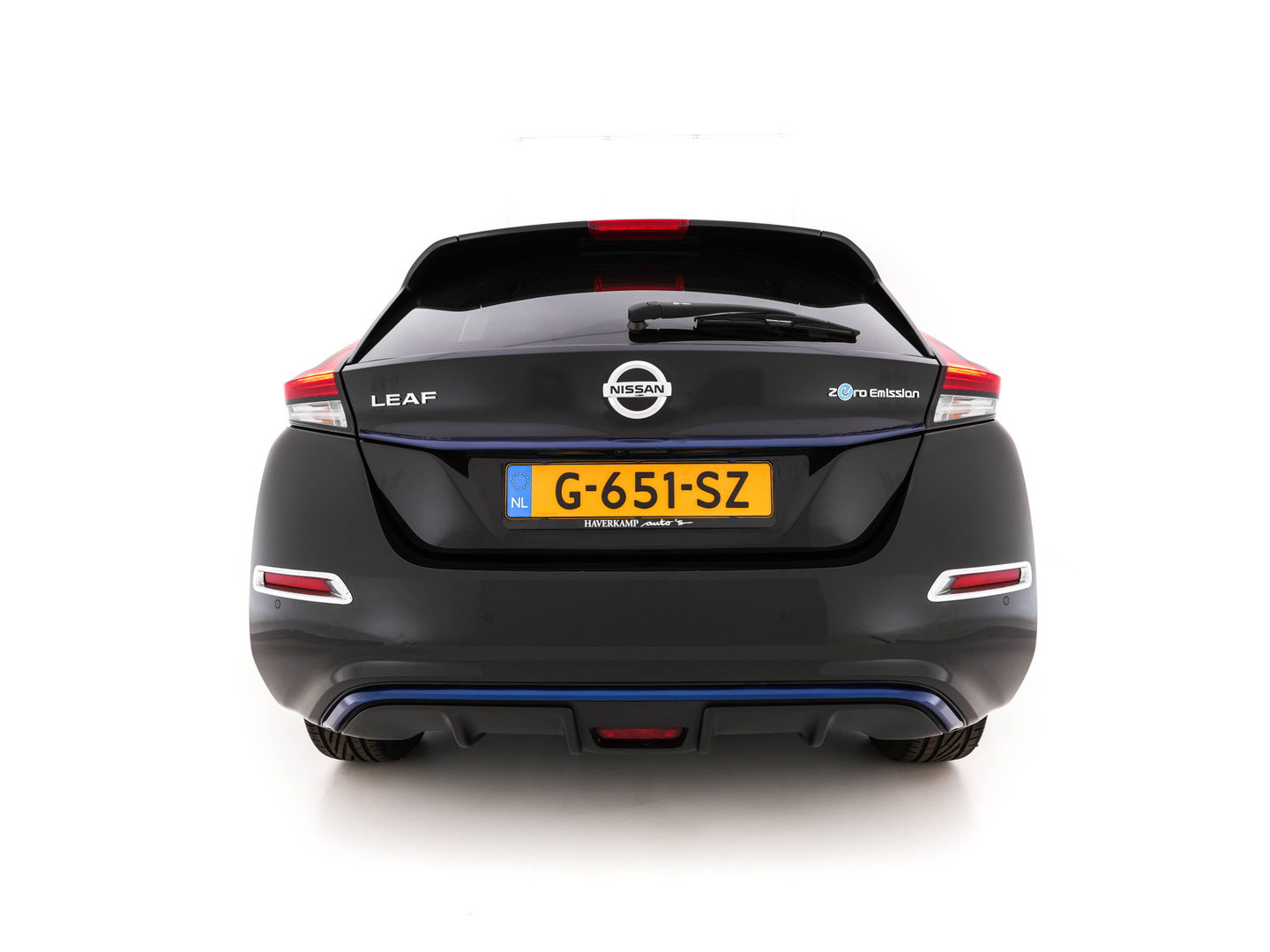 Nissan Leaf Tekna 40 kWh (INCL-BTW) Aut. *LEATHER-FABRIC | FULL-LED | BOSE-SURROUND | ADAPTIVE-CRUISE | TOP-VIEW | KEYLESS | NAVI-FULLMAP | BLINDSPOT | DAB+ | PDC | HEATED-COMFORT-SEATS | TOWBAR | DIGI-COCKPIT | 17"A