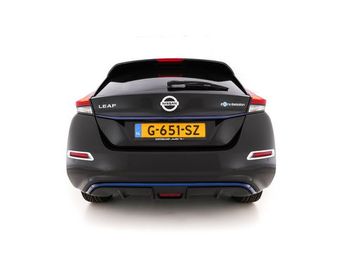Nissan Leaf Tekna 40 kWh (INCL-BTW) Aut. *LEATHER-FABRIC | FULL-LED | BOSE-SURROUND | ADAPTIVE-CRUISE | TOP-VIEW | KEYLESS | NAVI-FULLMAP | BLINDSPOT | DAB+ | PDC | HEATED-COMFORT-SEATS | TOWBAR | DIGI-COCKPIT | 17"A