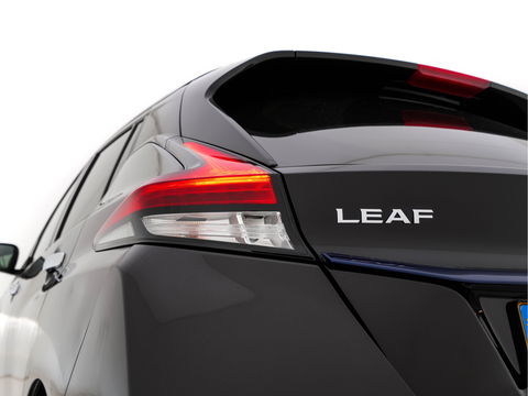 Nissan Leaf Tekna 40 kWh (INCL-BTW) Aut. *LEATHER-FABRIC | FULL-LED | BOSE-SURROUND | ADAPTIVE-CRUISE | TOP-VIEW | KEYLESS | NAVI-FULLMAP | BLINDSPOT | DAB+ | PDC | HEATED-COMFORT-SEATS | TOWBAR | DIGI-COCKPIT | 17"A