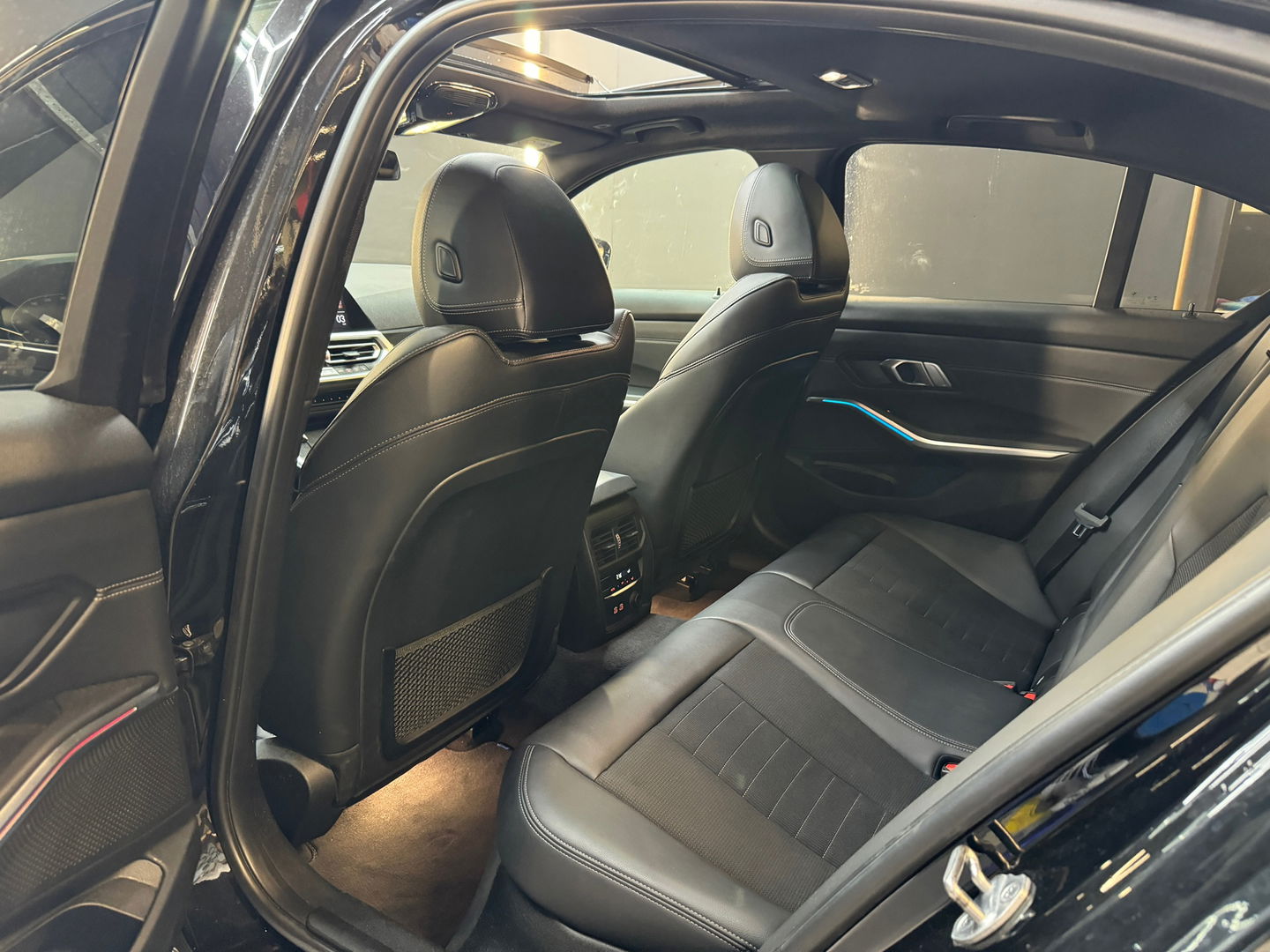 BMW 3-serie 330e High Executive M Sport Pano|Maxton|Sfeer