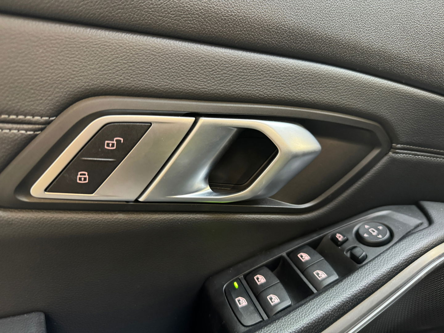 BMW 3-serie 330e High Executive M Sport Pano|Maxton|Sfeer
