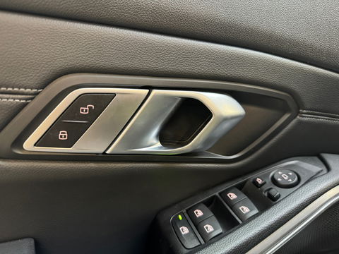 BMW 3-serie 330e High Executive M Sport Pano|Maxton|Sfeer