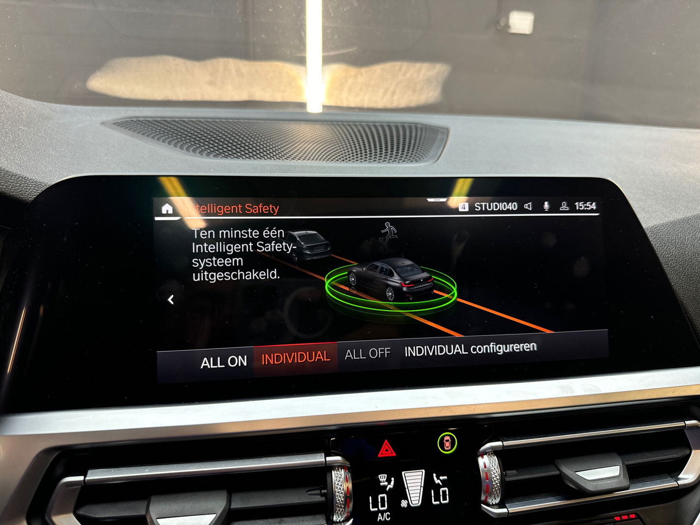 BMW 3-serie 330e High Executive M Sport Pano|Maxton|Sfeer