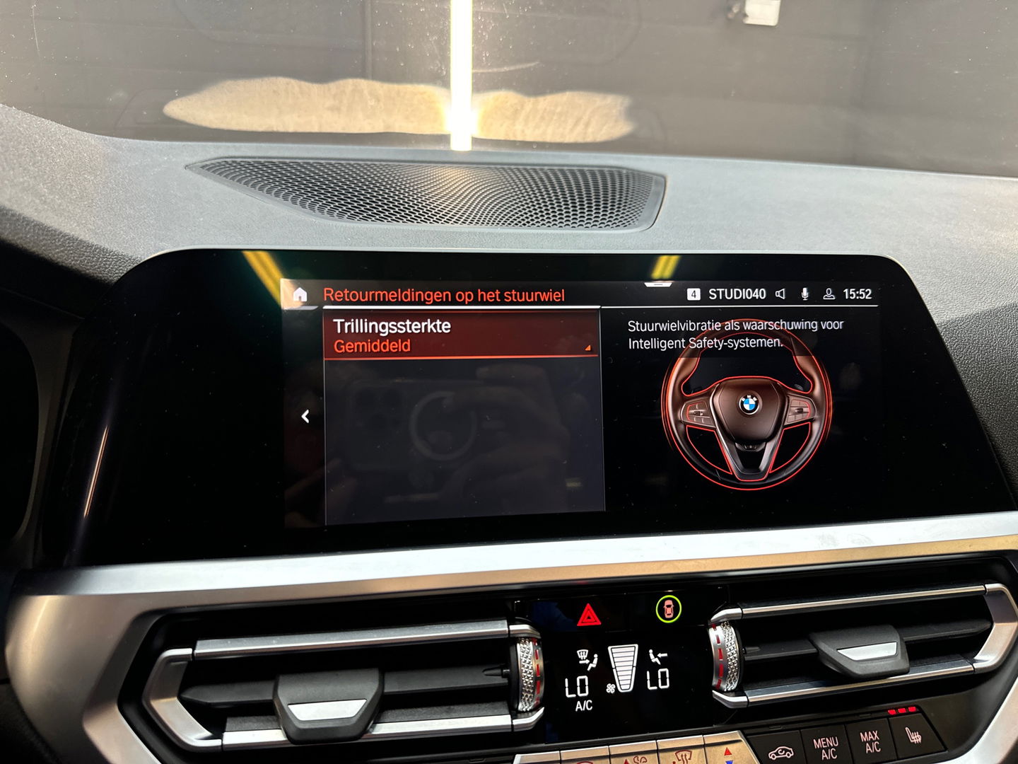 BMW 3-serie 330e High Executive M Sport Pano|Maxton|Sfeer