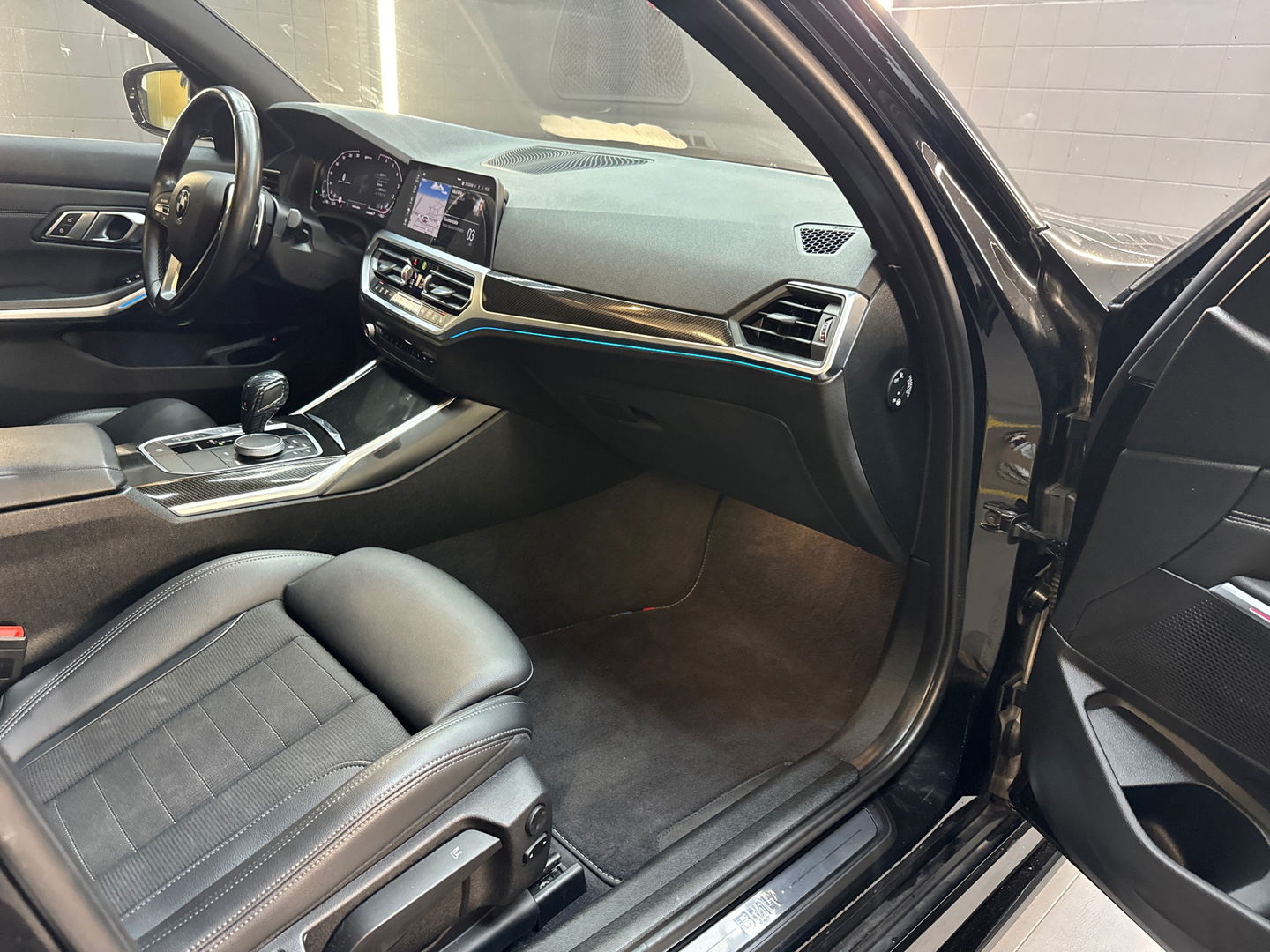 BMW 3-serie 330e High Executive M Sport Pano|Maxton|Sfeer