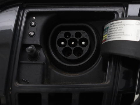 Škoda Superb 1.4 TSI iV Laurin & Klement | Panoramadak | Stoelventilatie | Leder | 360 camera | Trekhaak | Massage | Adaptive cruise | Canton Sound | Virtual Cockpit | Carplay | 19'' lichtmetalen velgen | PHEV