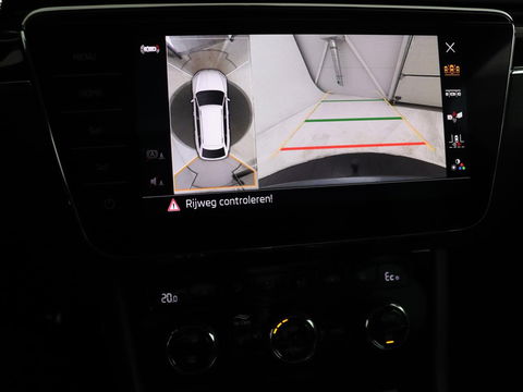 Škoda Superb 1.4 TSI iV Laurin & Klement | Panoramadak | Stoelventilatie | Leder | 360 camera | Trekhaak | Massage | Adaptive cruise | Canton Sound | Virtual Cockpit | Carplay | 19'' lichtmetalen velgen | PHEV