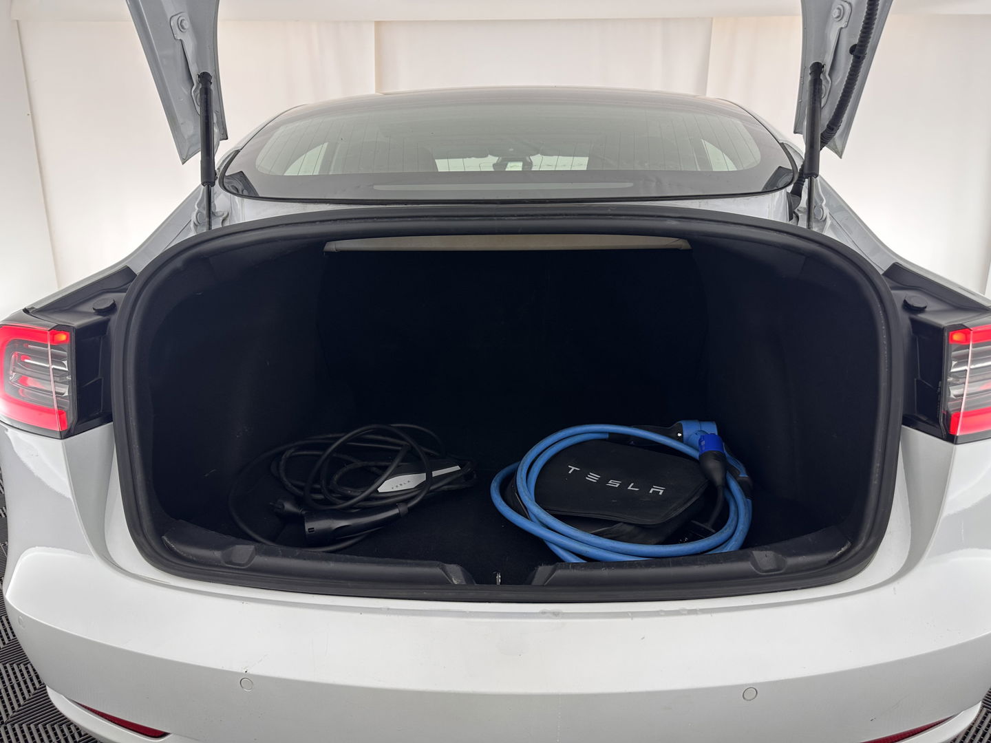 Tesla Model 3 Long Range AWD 75 kWh [ 3-Fase ] Aut. *PANO | AUTO-PILOT | LUXURY-LEATHER | KEYLESS | FULL-LED | MEMORY-PACK | SURROUND-VIEW | DAB | CARPLAY | DIGI-COCKPIT | LANE-ASSIST | COMFORT-SEATS | 18"ALU*