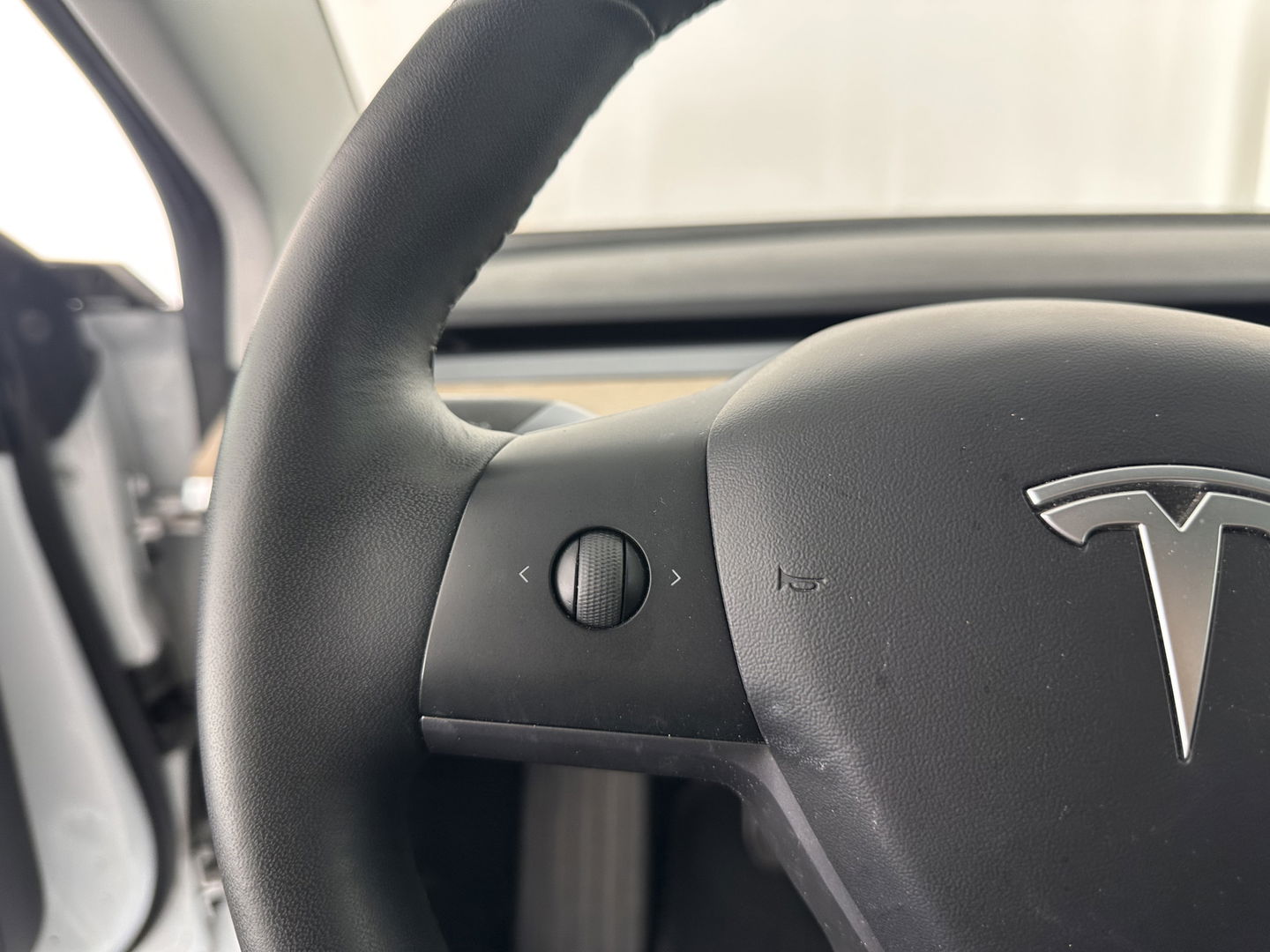 Tesla Model 3 Long Range AWD 75 kWh [ 3-Fase ] Aut. *PANO | AUTO-PILOT | LUXURY-LEATHER | KEYLESS | FULL-LED | MEMORY-PACK | SURROUND-VIEW | DAB | CARPLAY | DIGI-COCKPIT | LANE-ASSIST | COMFORT-SEATS | 18"ALU*