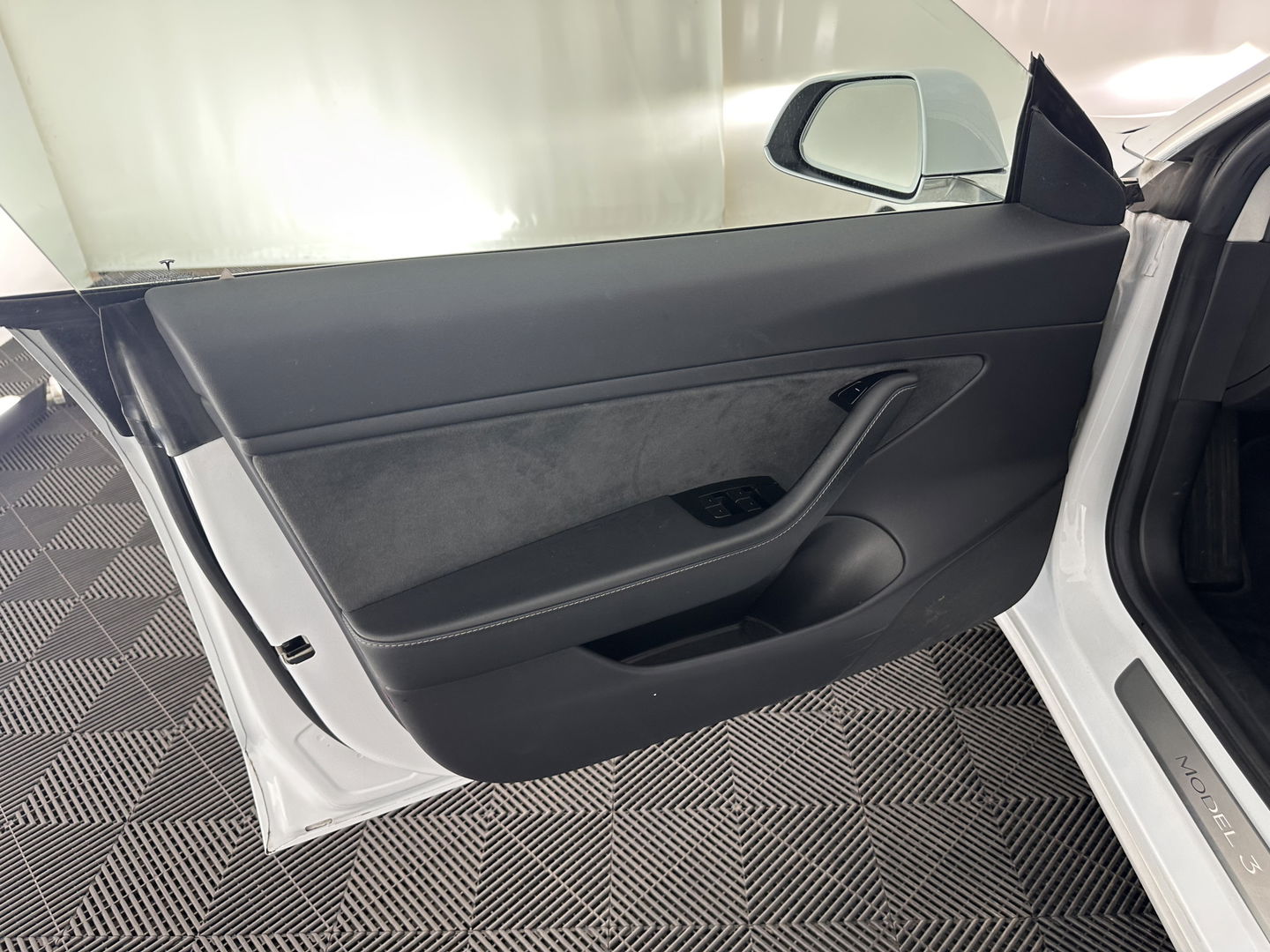 Tesla Model 3 Long Range AWD 75 kWh [ 3-Fase ] Aut. *PANO | AUTO-PILOT | LUXURY-LEATHER | KEYLESS | FULL-LED | MEMORY-PACK | SURROUND-VIEW | DAB | CARPLAY | DIGI-COCKPIT | LANE-ASSIST | COMFORT-SEATS | 18"ALU*