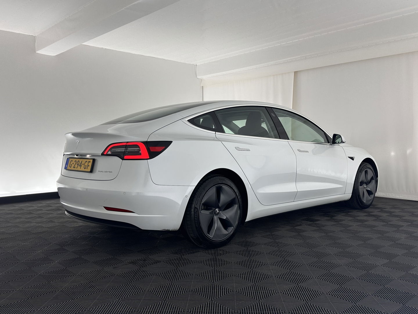 Tesla Model 3 Long Range AWD 75 kWh [ 3-Fase ] Aut. *PANO | AUTO-PILOT | LUXURY-LEATHER | KEYLESS | FULL-LED | MEMORY-PACK | SURROUND-VIEW | DAB | CARPLAY | DIGI-COCKPIT | LANE-ASSIST | COMFORT-SEATS | 18"ALU*