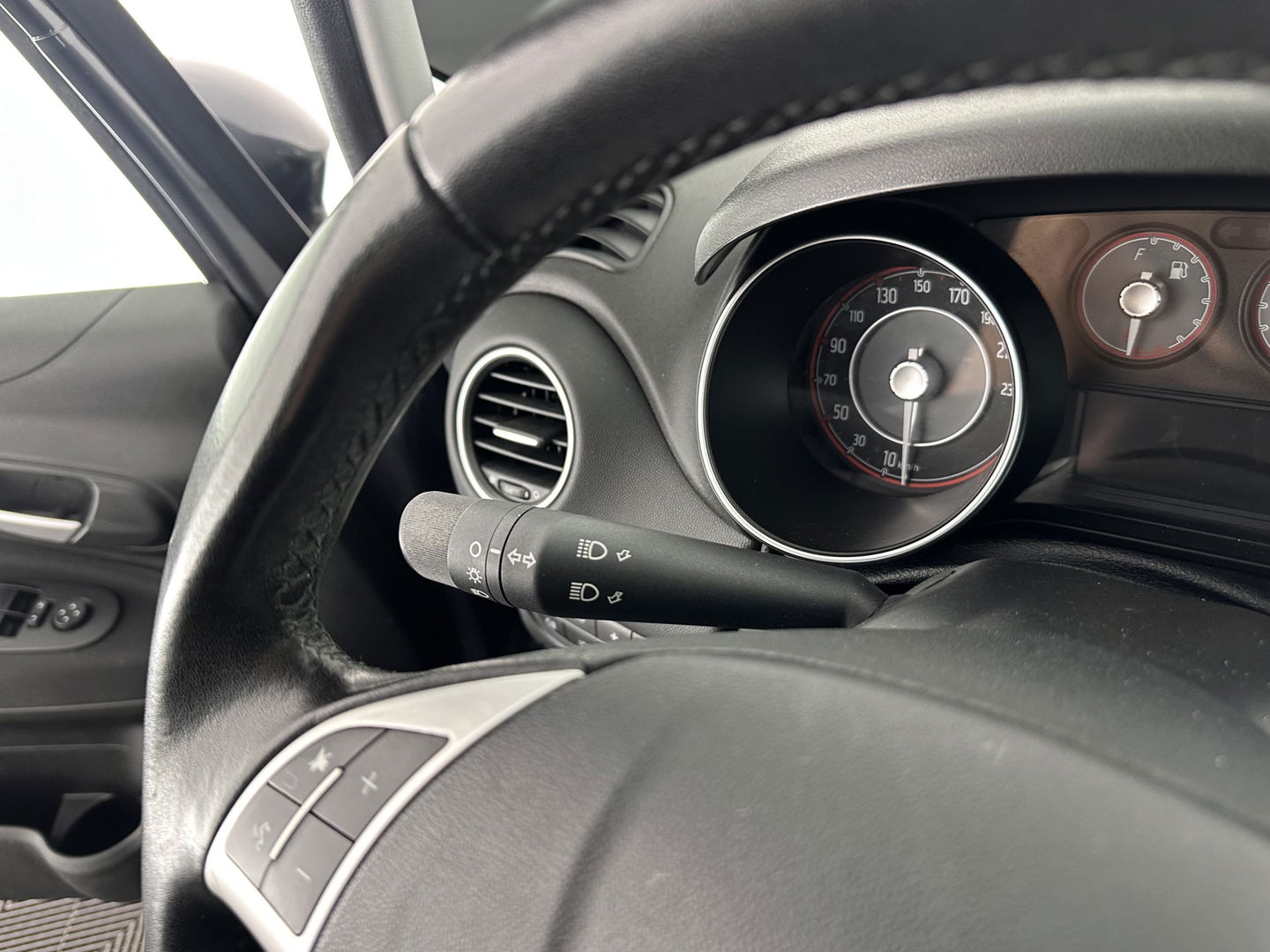 Fiat Punto Evo 1.3 M-Jet Lounge *ECC | SPORT-SEATS | PDC | CRUISE | 16''ALU*