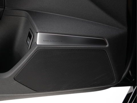 Audi RS3 Sportback 2.5 TFSI Quattro Aut. *PANO | BANG/OLUFSEN-AUDIO | HEAD-UP | MATRIX-LED | ADAPTIVE-CRUISE | BLIND-SPOT | MEMORY-PACK | KEYLESS | HEATED-SPORTSEATS | DAB | SHIFT-PADDLES | CAMERA | DIGI-COCKPIT | AMBIENT-LIGHT