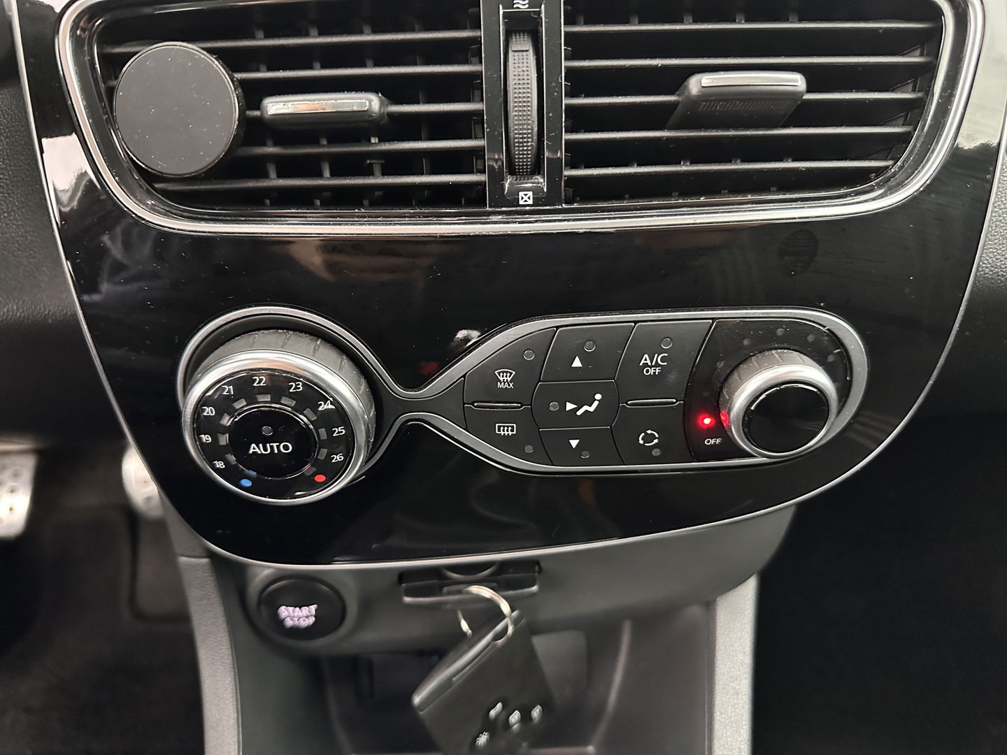 Renault Clio 1.5 dCi GT-Line Ecoleader Intens *FULL-LED | SPORT-SEATS | MICROFIBRE |  NAVI-FULLMAP | BASS-REFLEX-SOUND | KEYLESS | ECC | PDC | CRUISE | DAB | 16''ALU*