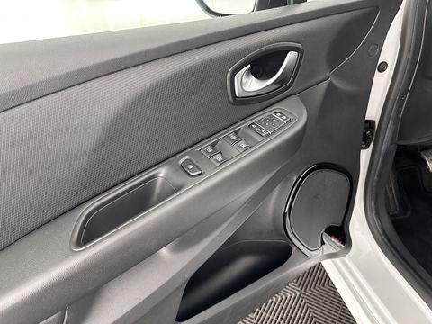 Renault Clio 1.5 dCi GT-Line Ecoleader Intens *FULL-LED | SPORT-SEATS | MICROFIBRE |  NAVI-FULLMAP | BASS-REFLEX-SOUND | KEYLESS | ECC | PDC | CRUISE | DAB | 16''ALU*