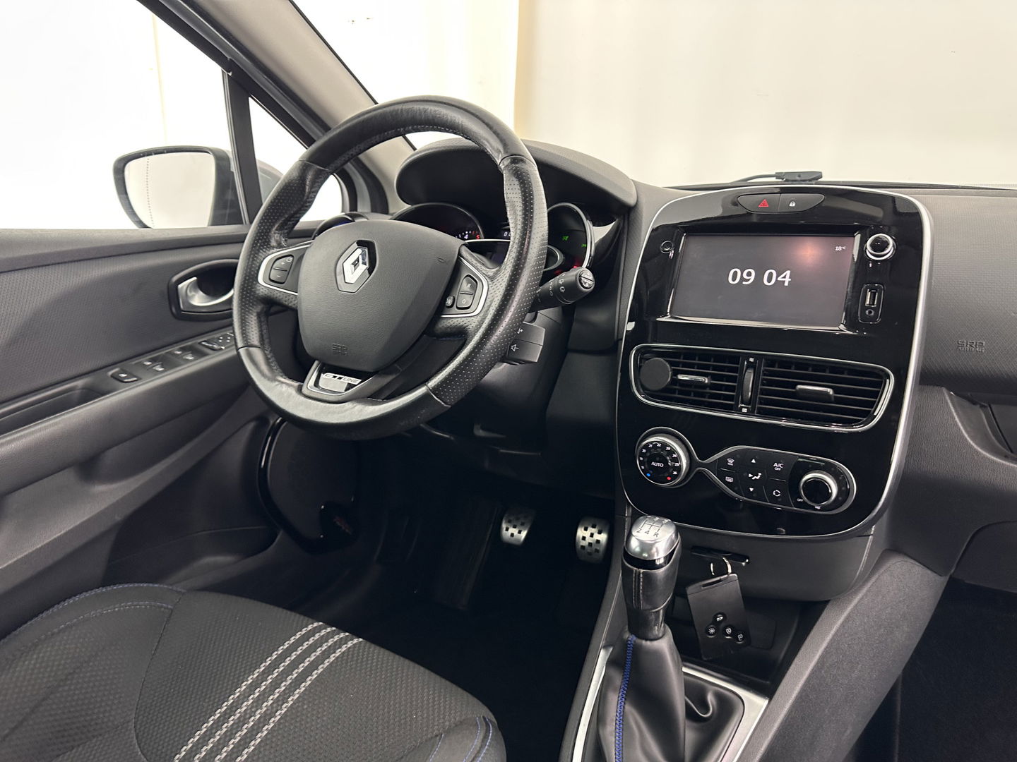 Renault Clio 1.5 dCi GT-Line Ecoleader Intens *FULL-LED | SPORT-SEATS | MICROFIBRE |  NAVI-FULLMAP | BASS-REFLEX-SOUND | KEYLESS | ECC | PDC | CRUISE | DAB | 16''ALU*